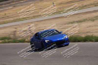media/Sep-17-2023-Speed Ventures (Sun) [[7e780ba612]]/Green/Grid and Straight/